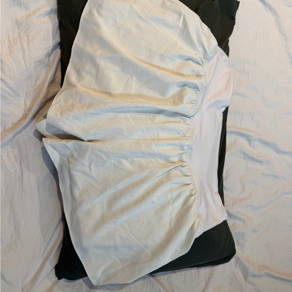 Light Cream Ruched Shorts - Picture 2 of 3